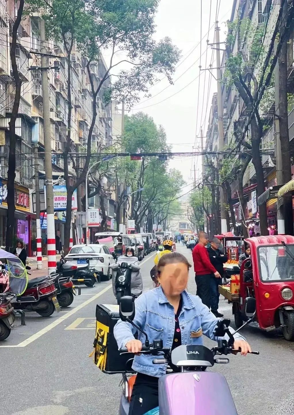 DƬ